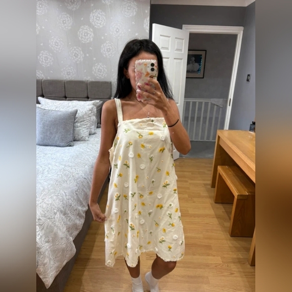 Hollister Dresses & Skirts - Cream Hollister Mini Dress, S
